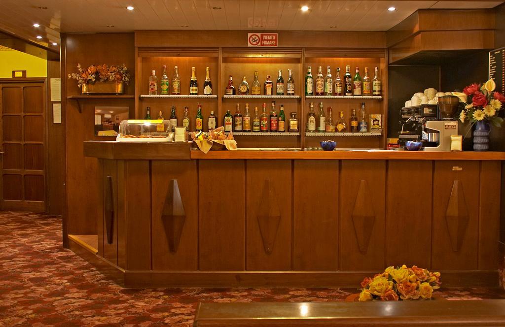 Hotel Quattro Strade การ์บาญาเต มิลาเนเซ ภายนอก รูปภาพ